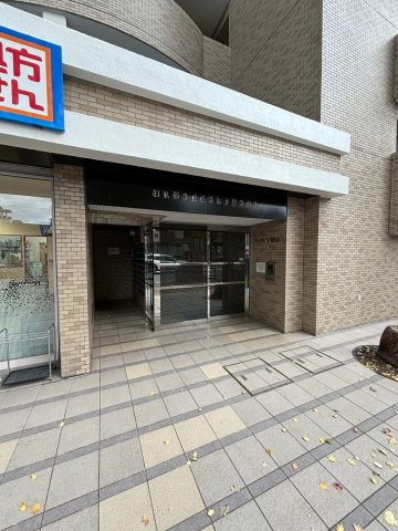 アーベイン秋山のエントランス