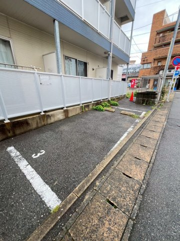 アイティーオー南福岡 の駐車場