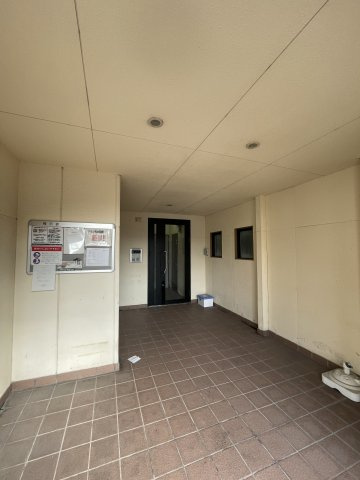 YTプラン姪浜のエントランス