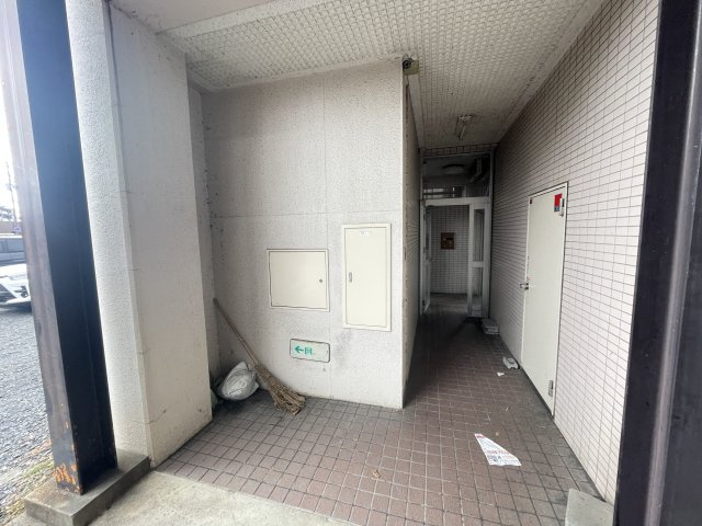 想定年間賃料2,067.6万　想定利回り10.33％　鉄筋コンクリート造のその他共用部分