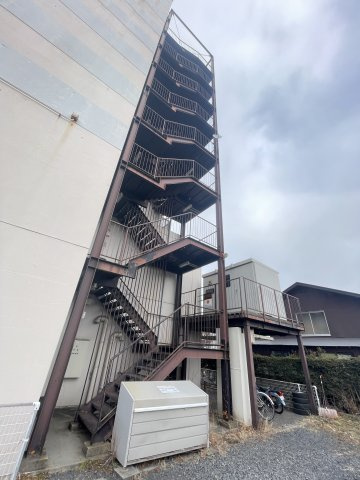 想定年間賃料2,067.6万　想定利回り10.33％　鉄筋コンクリート造のその他