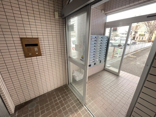 想定年間賃料2,067.6万　想定利回り10.33％　鉄筋コンクリート造のその他共用部分