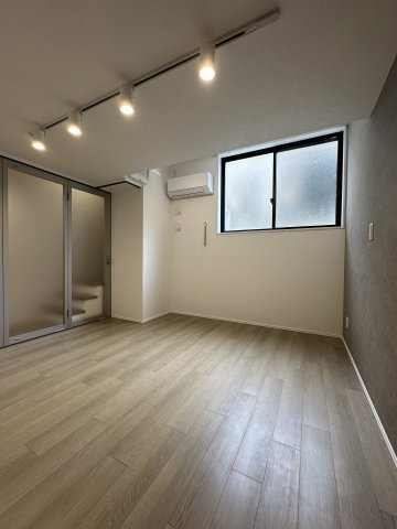 アイリス渋谷の洋室