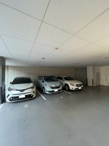 アークサミット平尾の駐車場