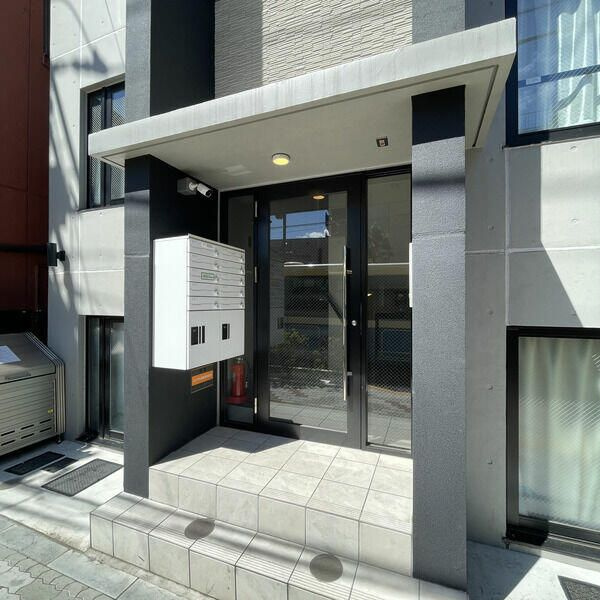 プランドール浅草のエントランス