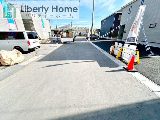 常陸大宮市姥賀町第3　新築戸建　4号棟の前面道路含む現地写真