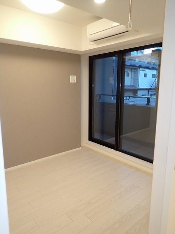 Brillia ist 文京六義園の洋室