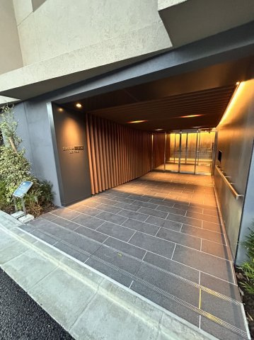 Brillia ist 文京六義園のエントランス