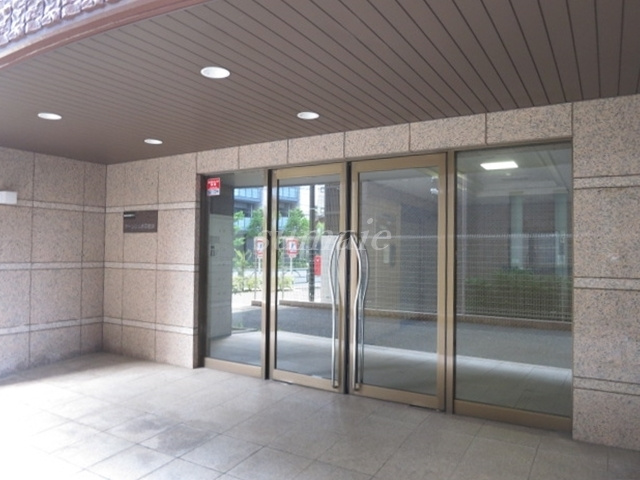 アーンジユ赤羽岩淵のエントランス|こちらが入口です☆