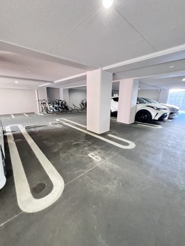 アトリオフラッツ大楠の駐車場