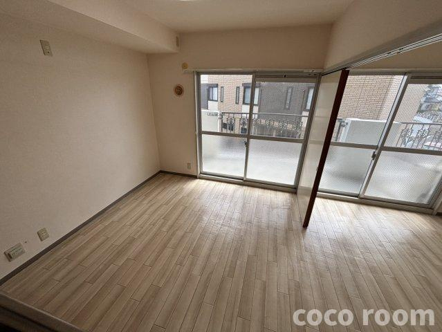 メゾンラフィネの居間・リビング