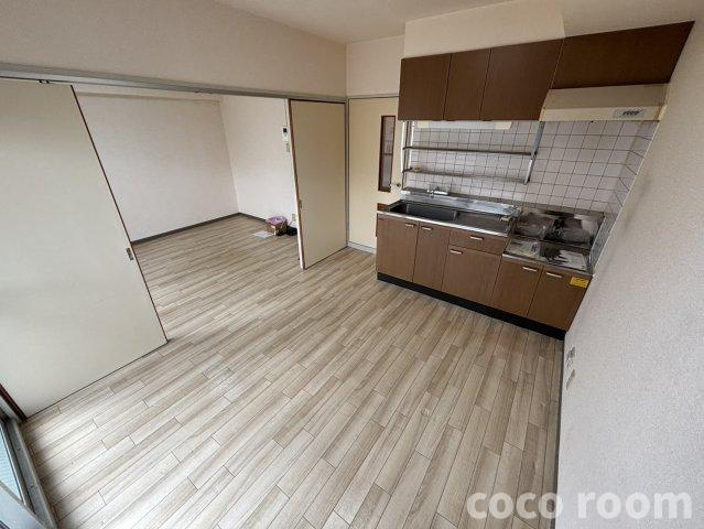 メゾンラフィネの居間・リビング