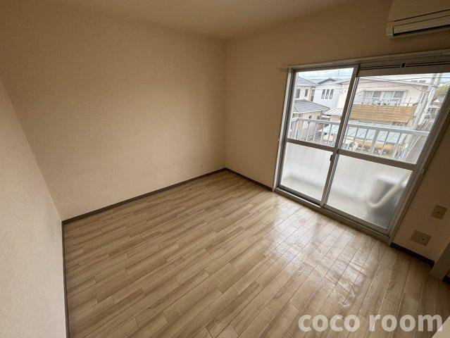 メゾンラフィネの居間・リビング