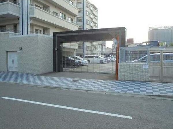 アクセス別府ステーションの駐車場
