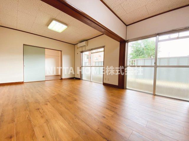 BIRDLANDの内装|照明器具もあります◆