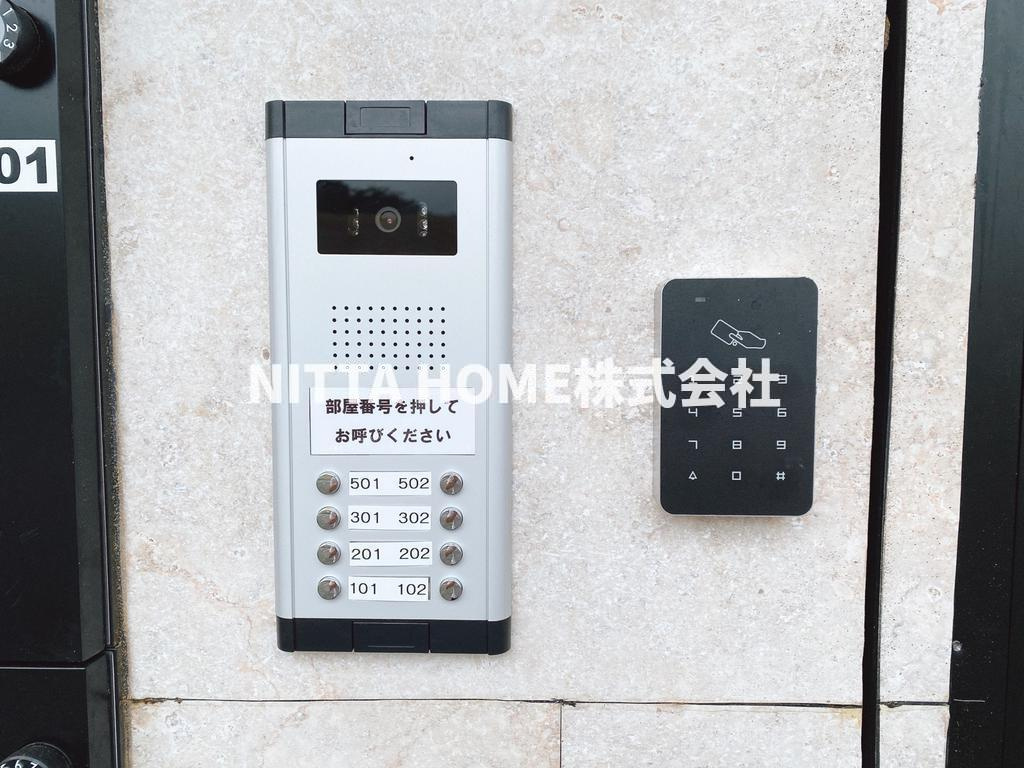 BIRDLANDのエントランス|オートロック完備★