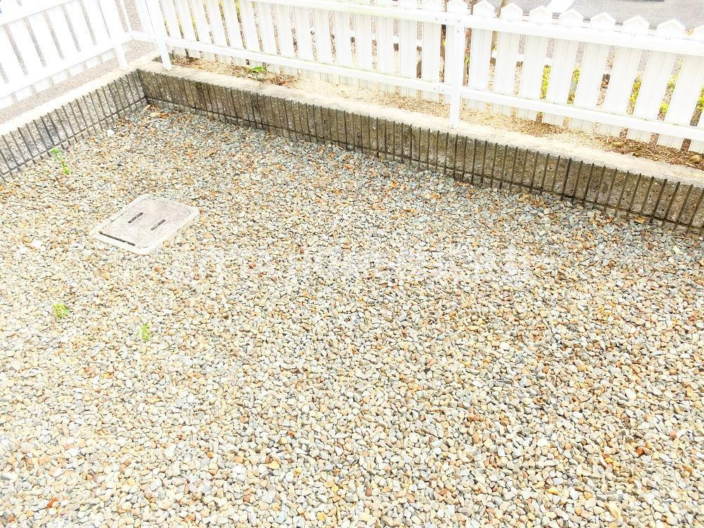 メゾンソレイユＢのバルコニー|南向き日当たり良好なテラスが付いています♪