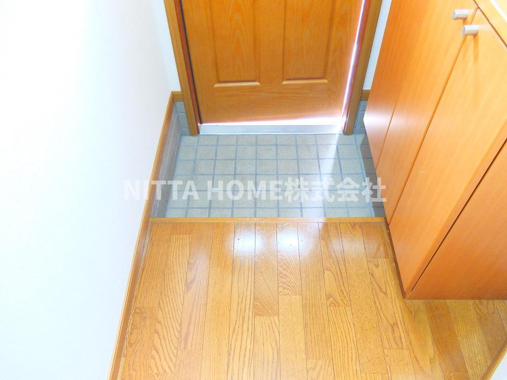 メゾンソレイユＢの玄関|玄関スペースです◇