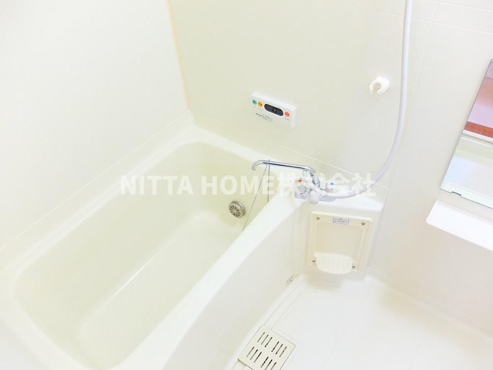 メゾンソレイユＢの浴室|便利な追い焚き給湯完備◎