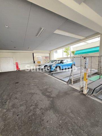 アバンダント21の駐車場