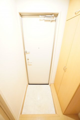 【玄関】 | リビングタウン稲毛の杜C | ※同物件・同タイプの写真です。