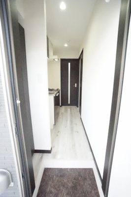 【玄関】 | ヴィラ・アヴェニューⅠ | ※同物件・反転タイプの写真です。