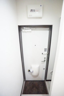 【玄関】 | ヴィラ・アヴェニューⅠ | ※同物件・反転タイプの写真です。