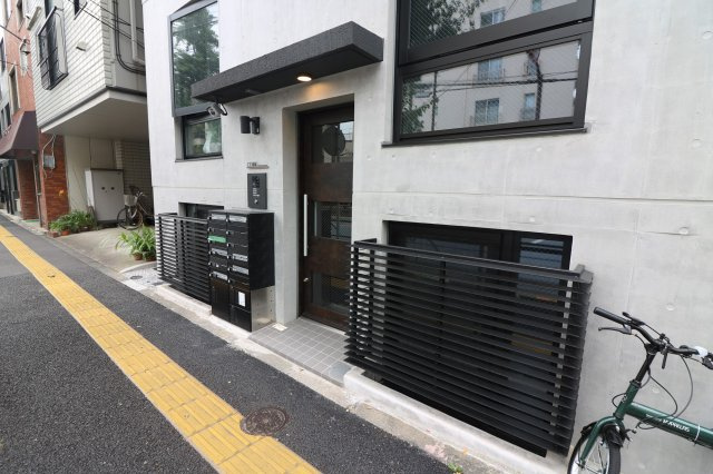 【エントランス】