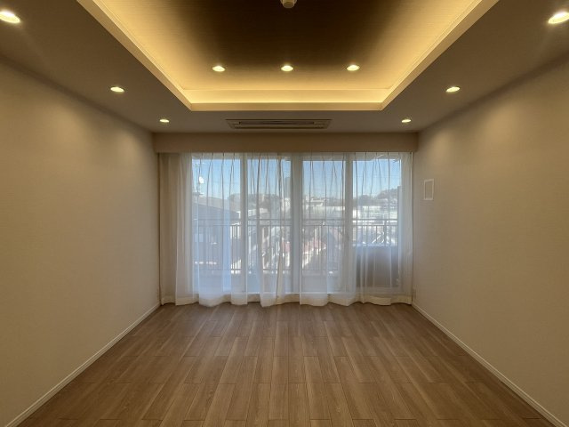 エステ・スクエア成瀬2番館の居間・リビング