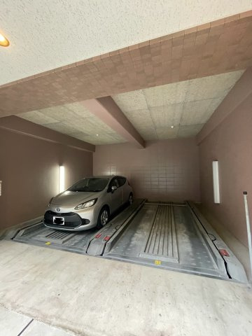 アクタス天神Ⅲの駐車場