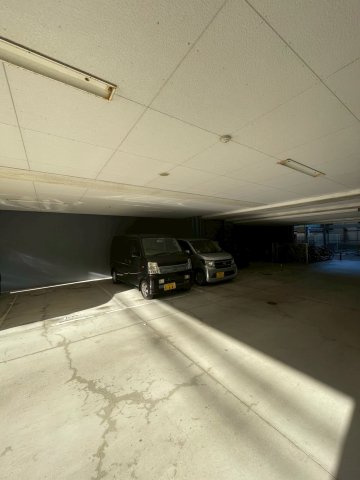 アトラスアルファーノ箱崎の駐車場