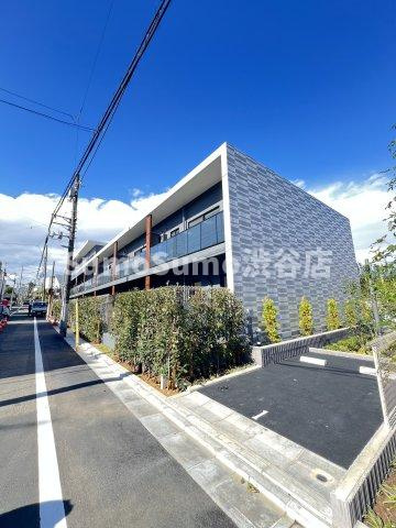 アジールコート都立大学の駐車場