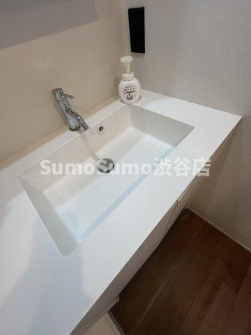 アトリオフラッツ三軒茶屋Northの洗面所|使いやすい洗面所です