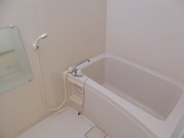 クリスタルコート築山の浴室