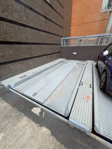 アクタス薬院Ⅱの駐車場