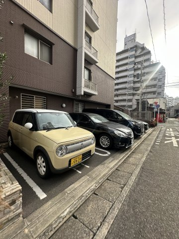 アウラ ビータ平尾の駐車場