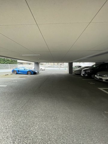 アルフィーネ平尾山荘公園 の駐車場