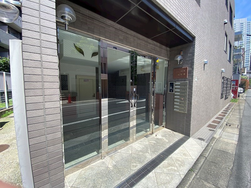 アルカンシェール三軒茶屋のエントランス