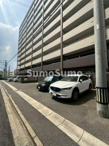 アルファステイツ箱崎の駐車場