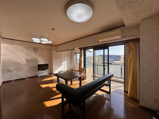 【居間・リビング】 | サニークレスト伊東壱番館　8階