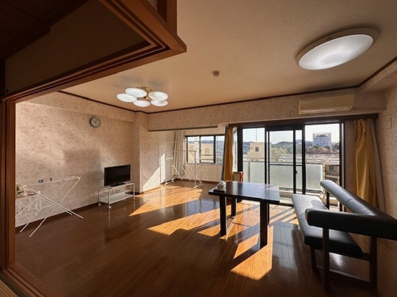 【居間・リビング】 | サニークレスト伊東壱番館　8階