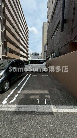 アルファライフ博多プレシャスの駐車場|駐車場完備です