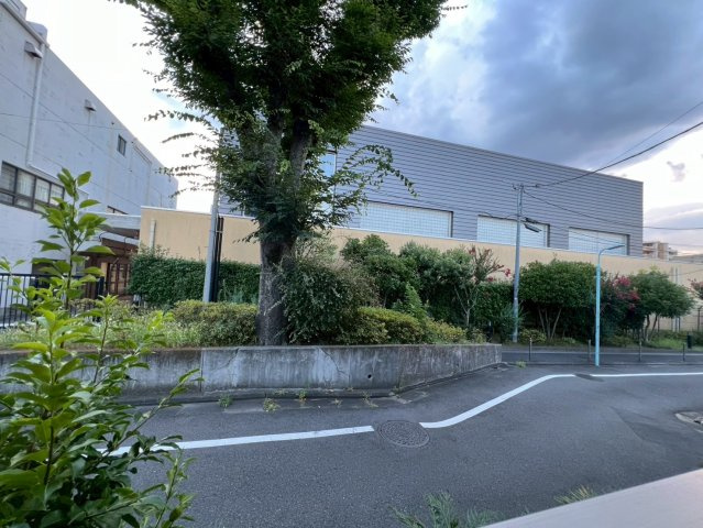 アリビオ祐天寺の駐車場