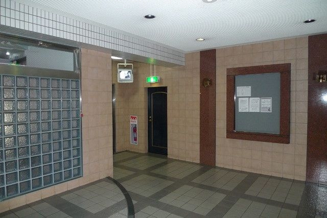 アンピールメゾン九大前のロビー