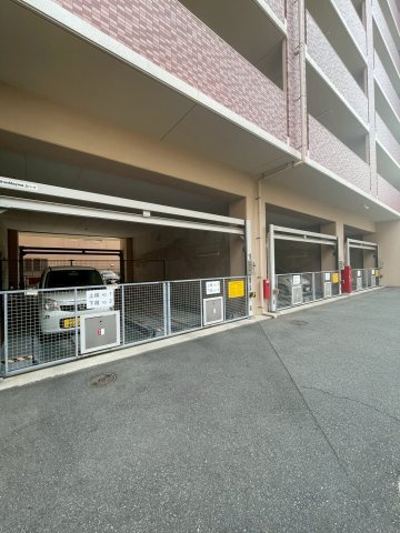 アミティエ博多駅南の駐車場