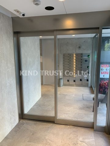 公高貴王ビルのロビー|建物の内部です