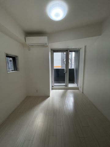 公高貴王ビルの居間・リビング|使いやすい居間です