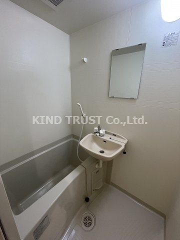 公高貴王ビルの浴室|日々の疲れを癒すお風呂付です