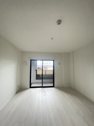 アルメノア西新の居間・リビング