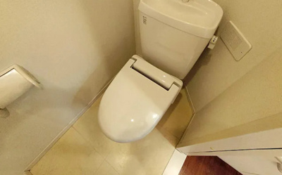 【トイレ】 | ＡＵＢＥ | トイレです